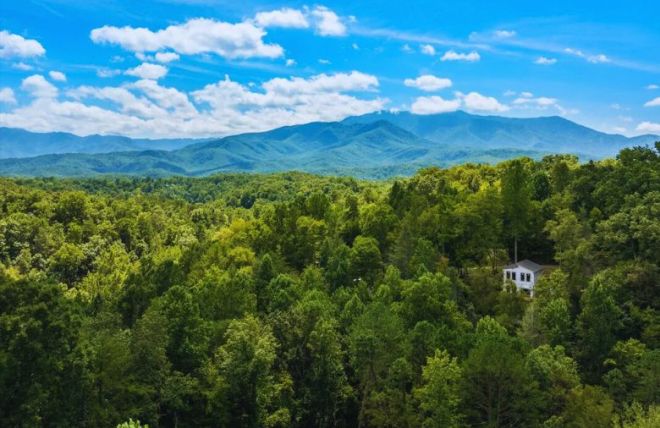 4 Most Romantic Cabins in Gatlinburg
