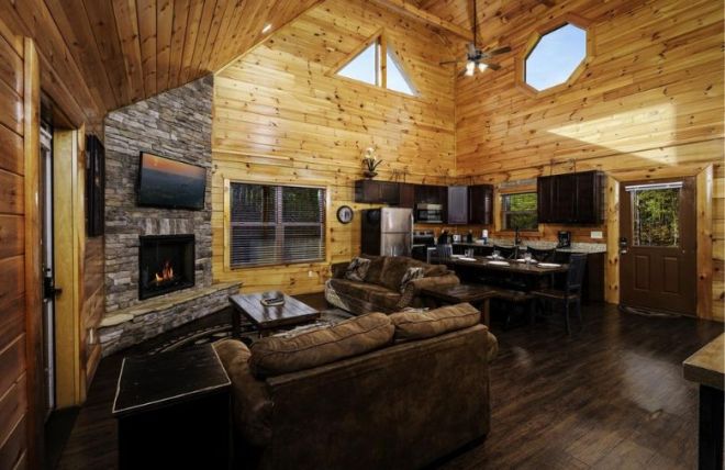 Pigeon Forge Vacation Packages: Cabins + Free Attraction Tickets