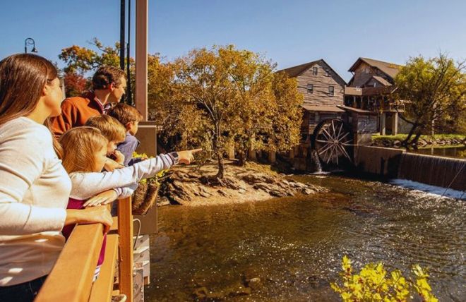 Why November is Such a Special Time to Visit Pigeon Forge
