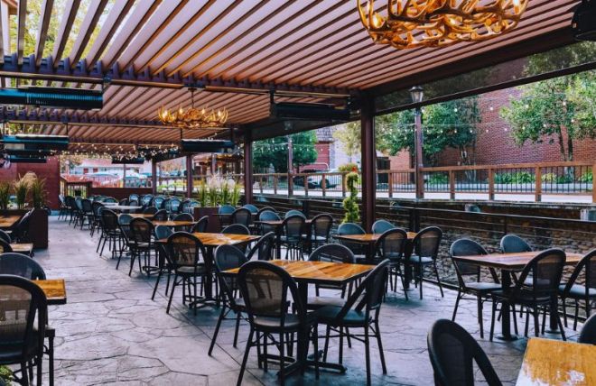 9 Local Restaurants to Try in Gatlinburg