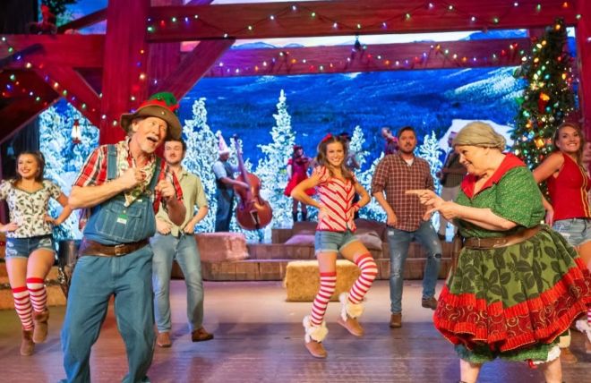 Top 5 Holiday Dinner Shows in Pigeon Forge