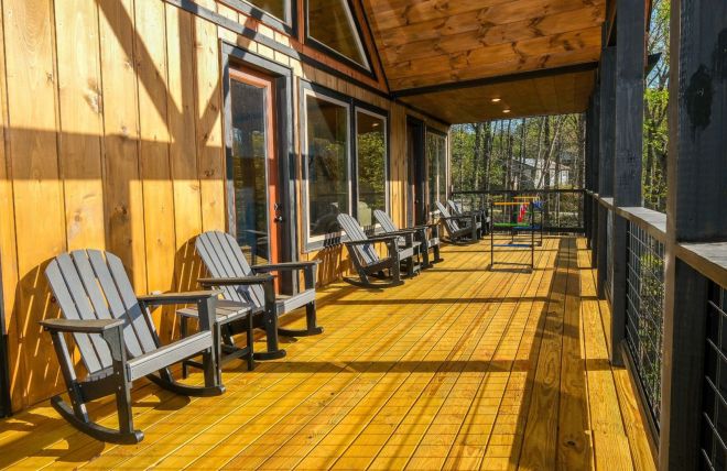 Pigeon Forge Vacation Packages: Cabins + Free Attraction Tickets